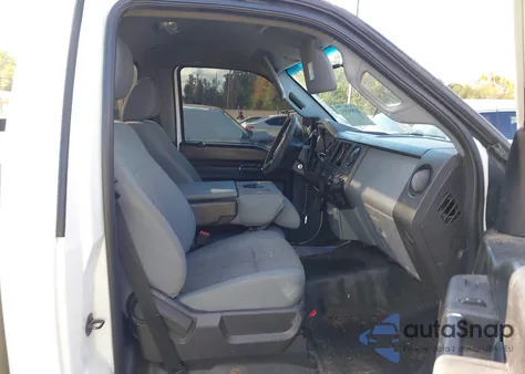 2014 Ford F-250 Xl z USA, uszkodzony, nr VIN 1FTBF2A66EEA93140